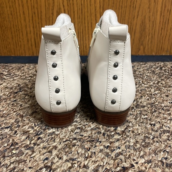 BRAND NEW - Picture 2 of 3